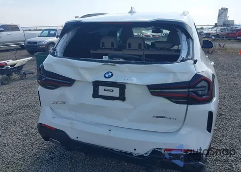 2023 BMW X3 xDrive30I z USA, uszkodzony, nr VIN 5UX53DP05P9R90108